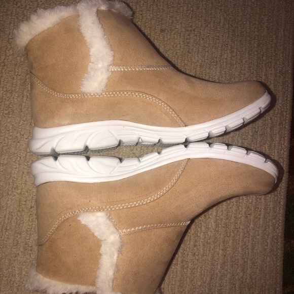 CRB Girl Booties-size 3 - Picture 8 of 9